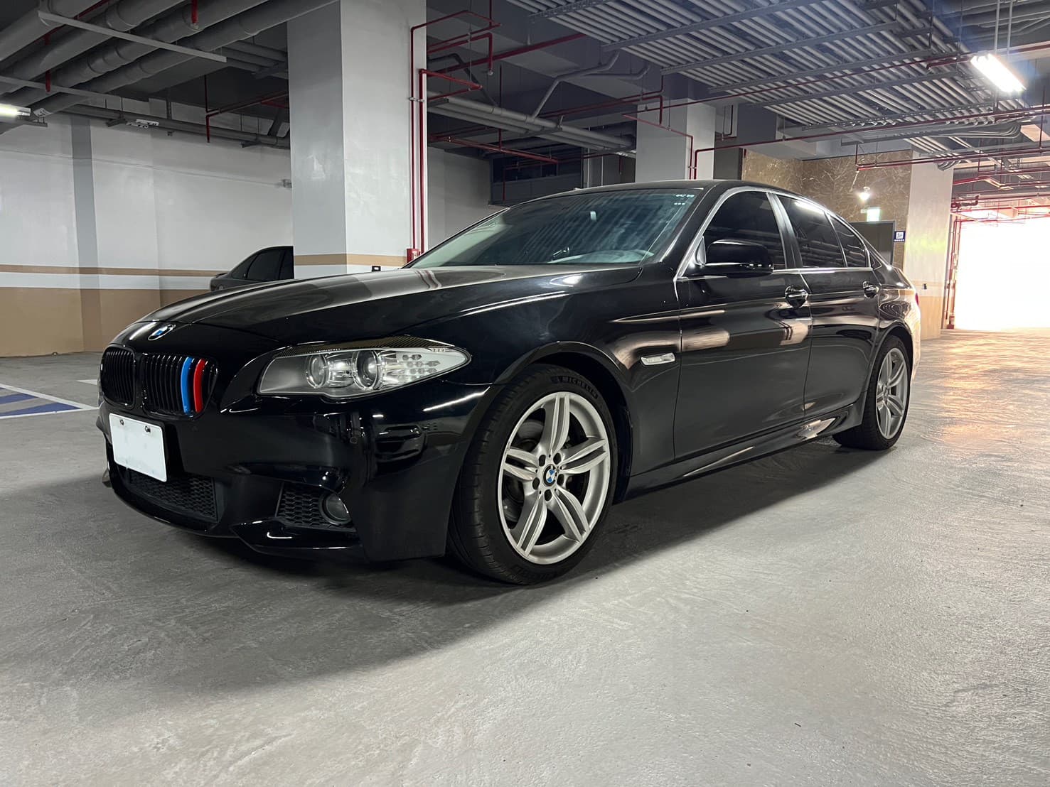 2012 BMW F10 528i M-sport 車頭實拍 2012 BMW F10 528i M-sport 車頭實拍