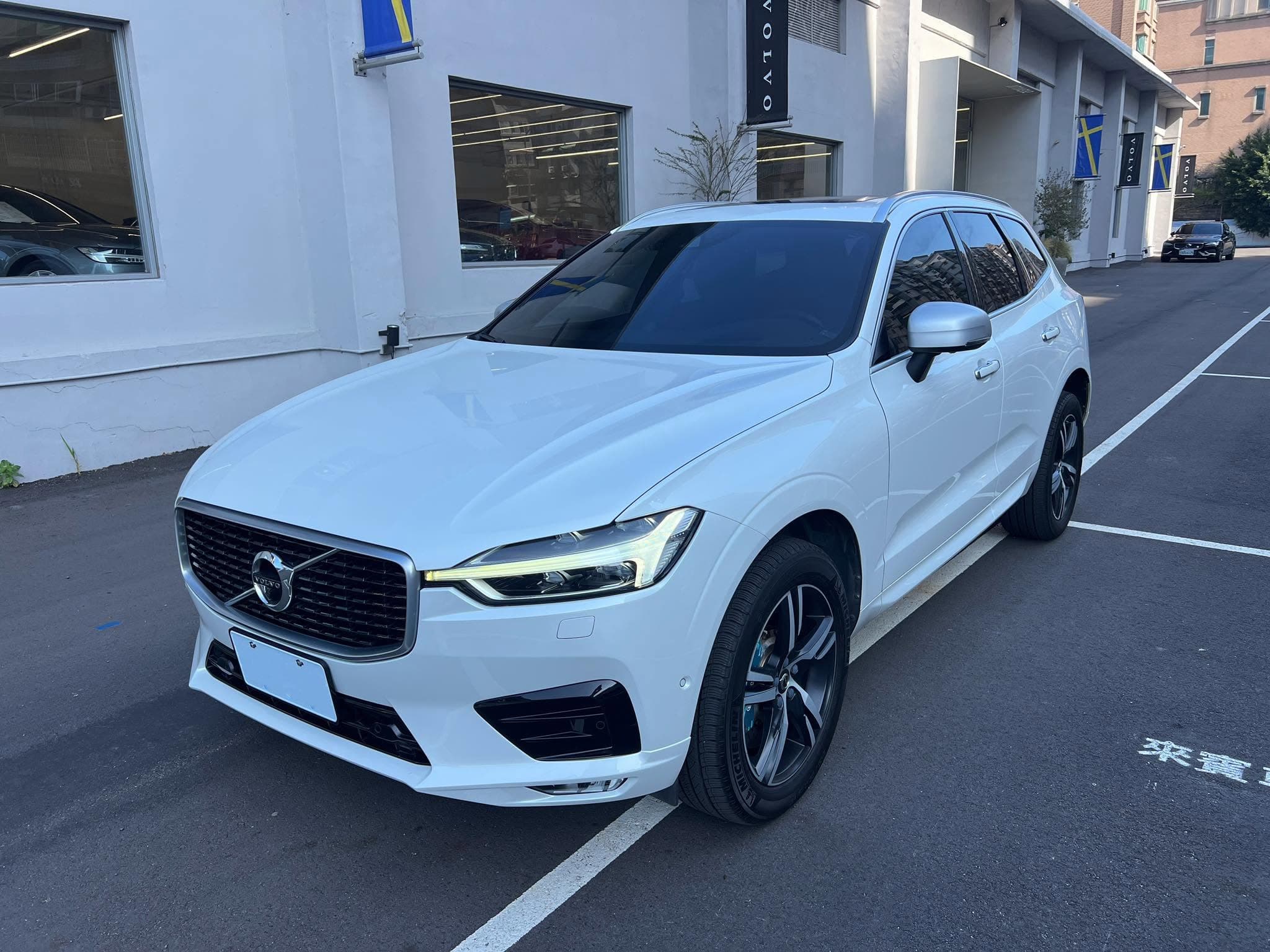 2018 VOLVO XC60 T6 R-desigm 成交案例 2018 VOLVO XC60 T6 R-desigm 成交案例
