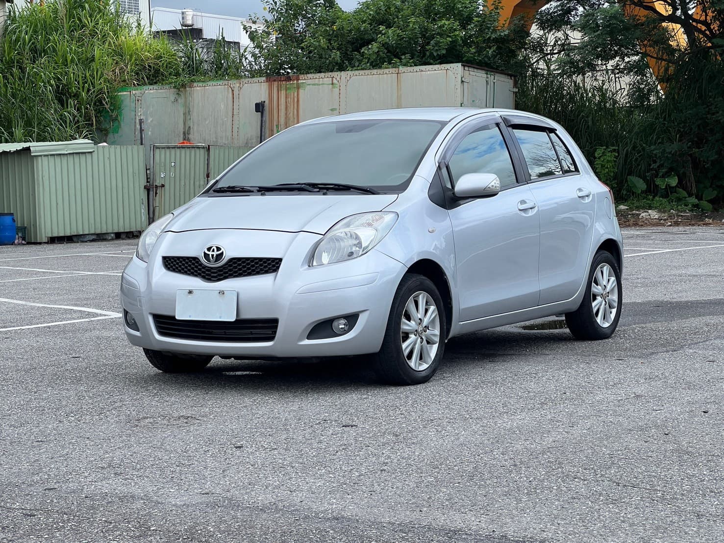 2011 TOYOTA YARIS G版 車頭實拍 2011 TOYOTA YARIS G版 車頭實拍